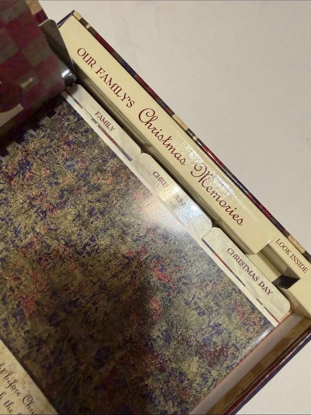 Christmas Memories Keepsake Journal for Families - Beige & Red